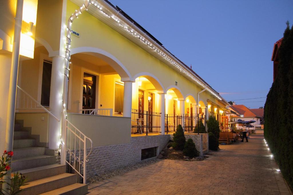 Bajor Panzio Buek-Buekfuerdo, Adults Friendly 12 Plus Exterior photo
