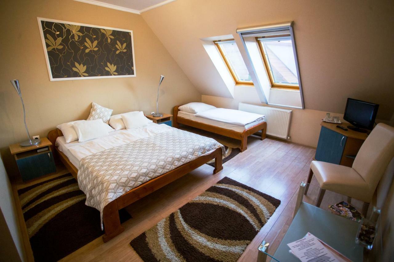 Bajor Panzio Buek-Buekfuerdo, Adults Friendly 12 Plus Exterior photo